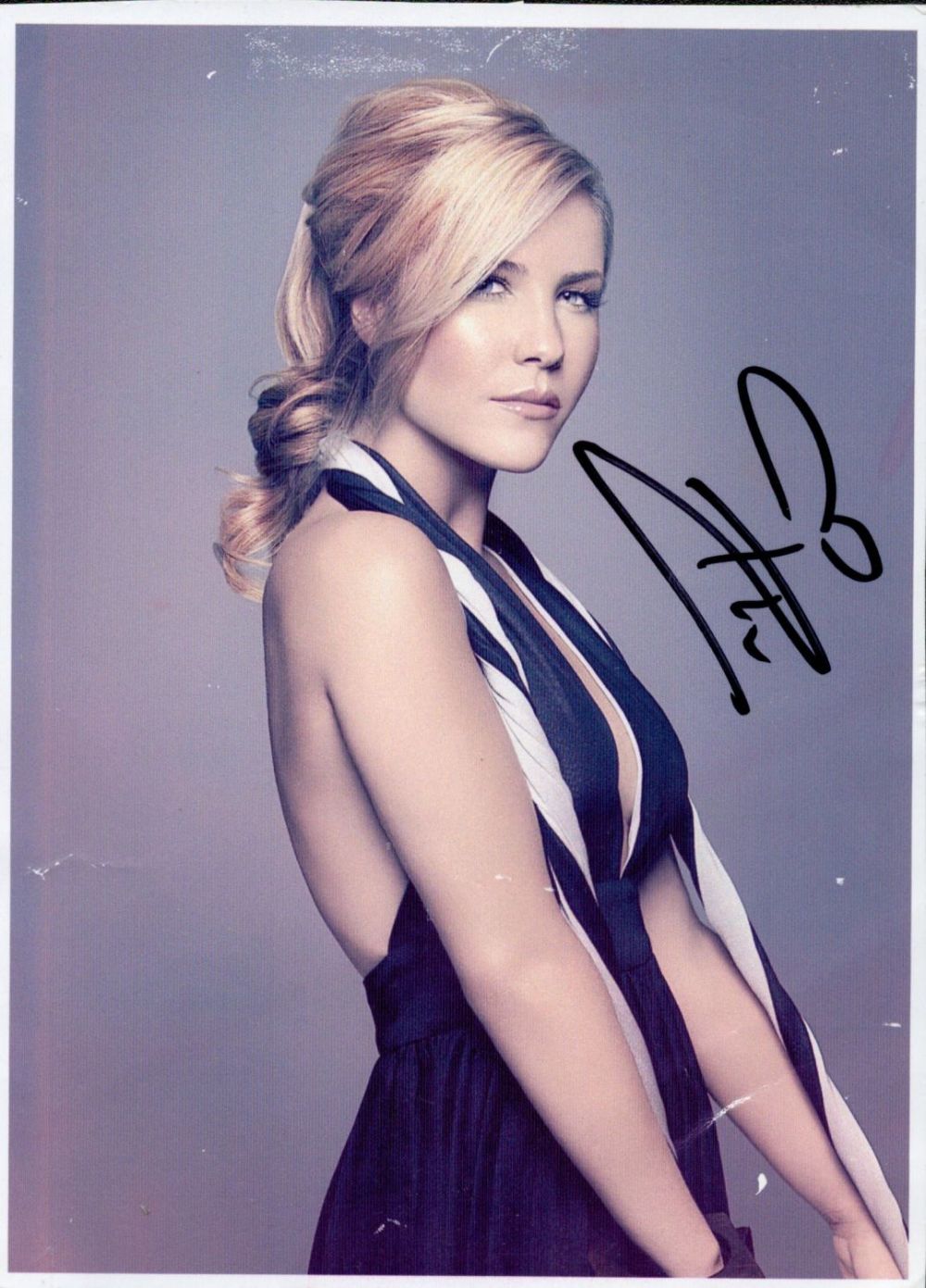 Lot 930: Music Heidi Range signed 8x6 colour photo. Heidi...