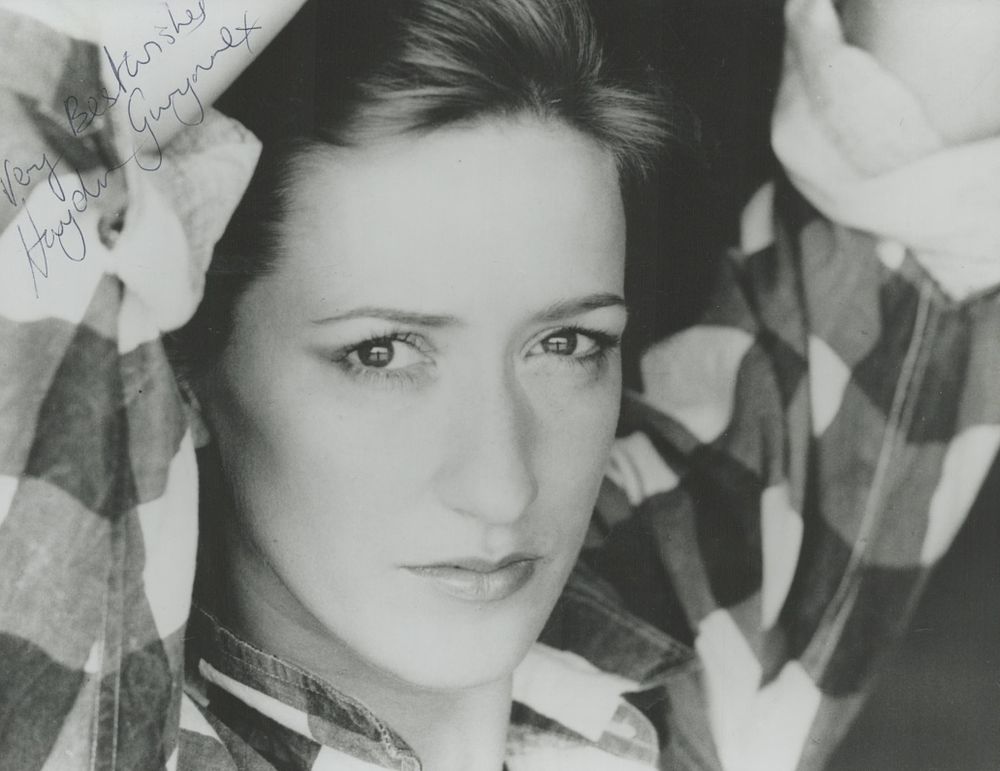 Lot 173: Haydn Gwynne signed black and white photo 8x6...