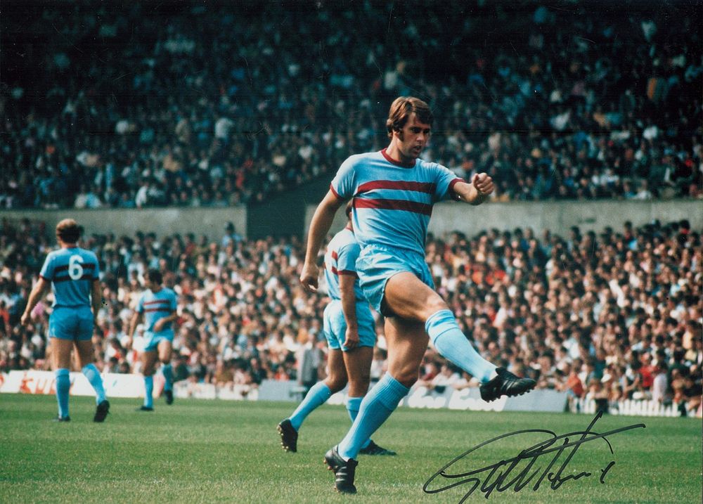 Lot 206: Geoff Hurst signed 16x12inch colour West Ham print....