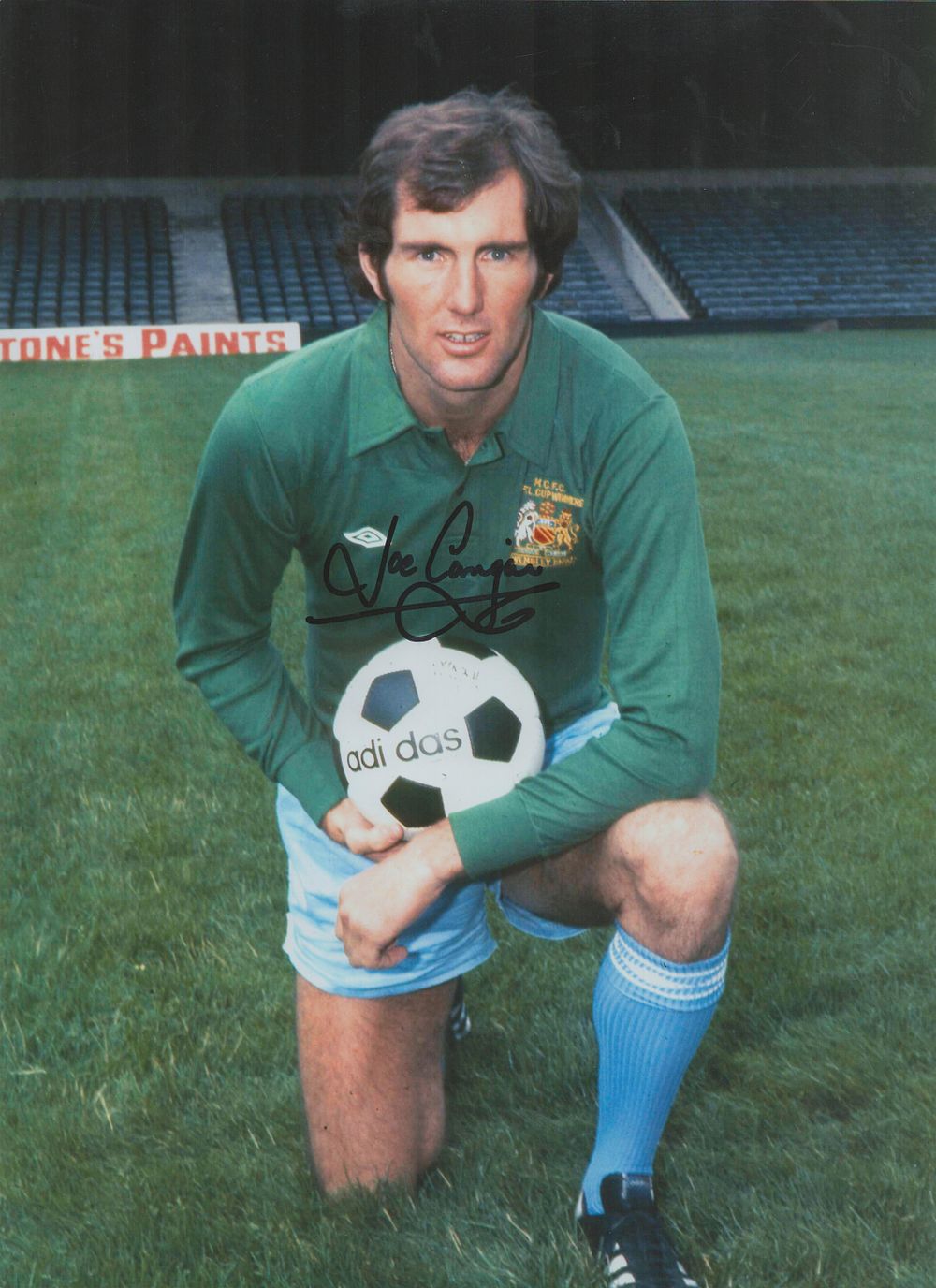 Lot 210: Joe Corrigan signed colour print 16x12 Inch Is...