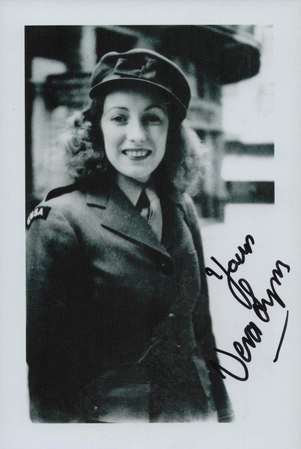 Lot 241: Dame Vera Lyn signed 6x4 inch black and...