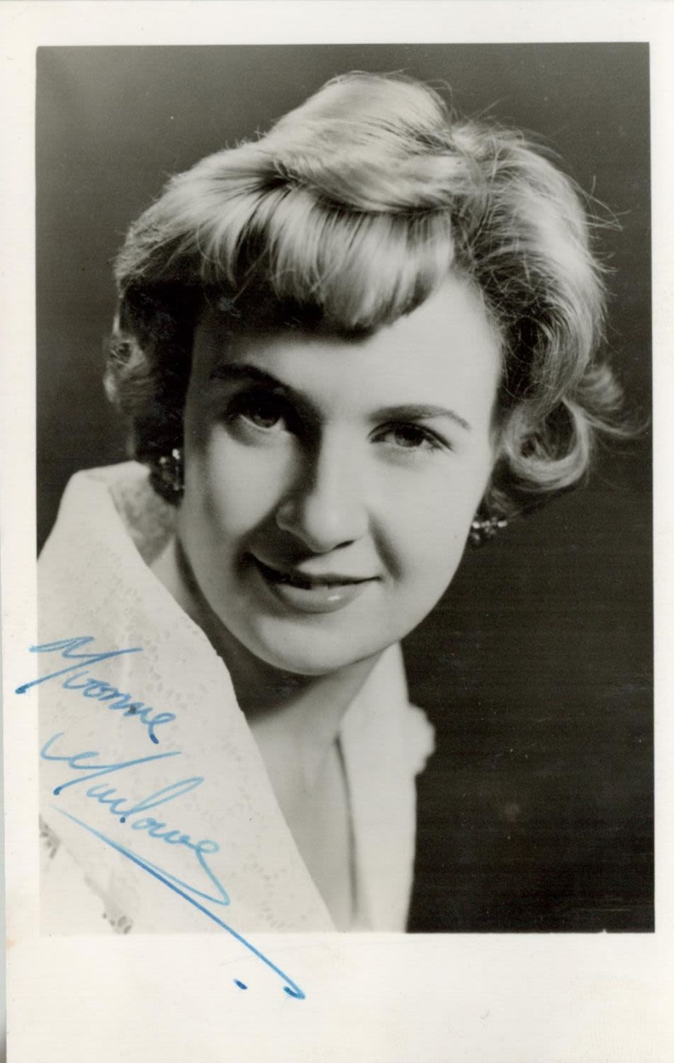 Lot 287: Yvonne Marlowe signed 6x4 black and white photo....