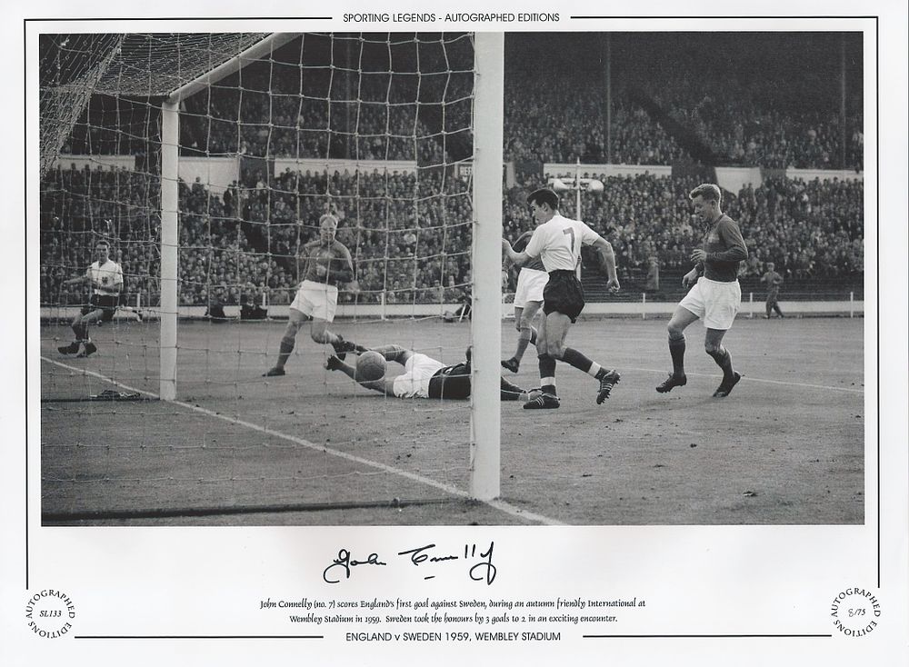 Lot 783: John Connelly 16x12 signed black and white photo,...