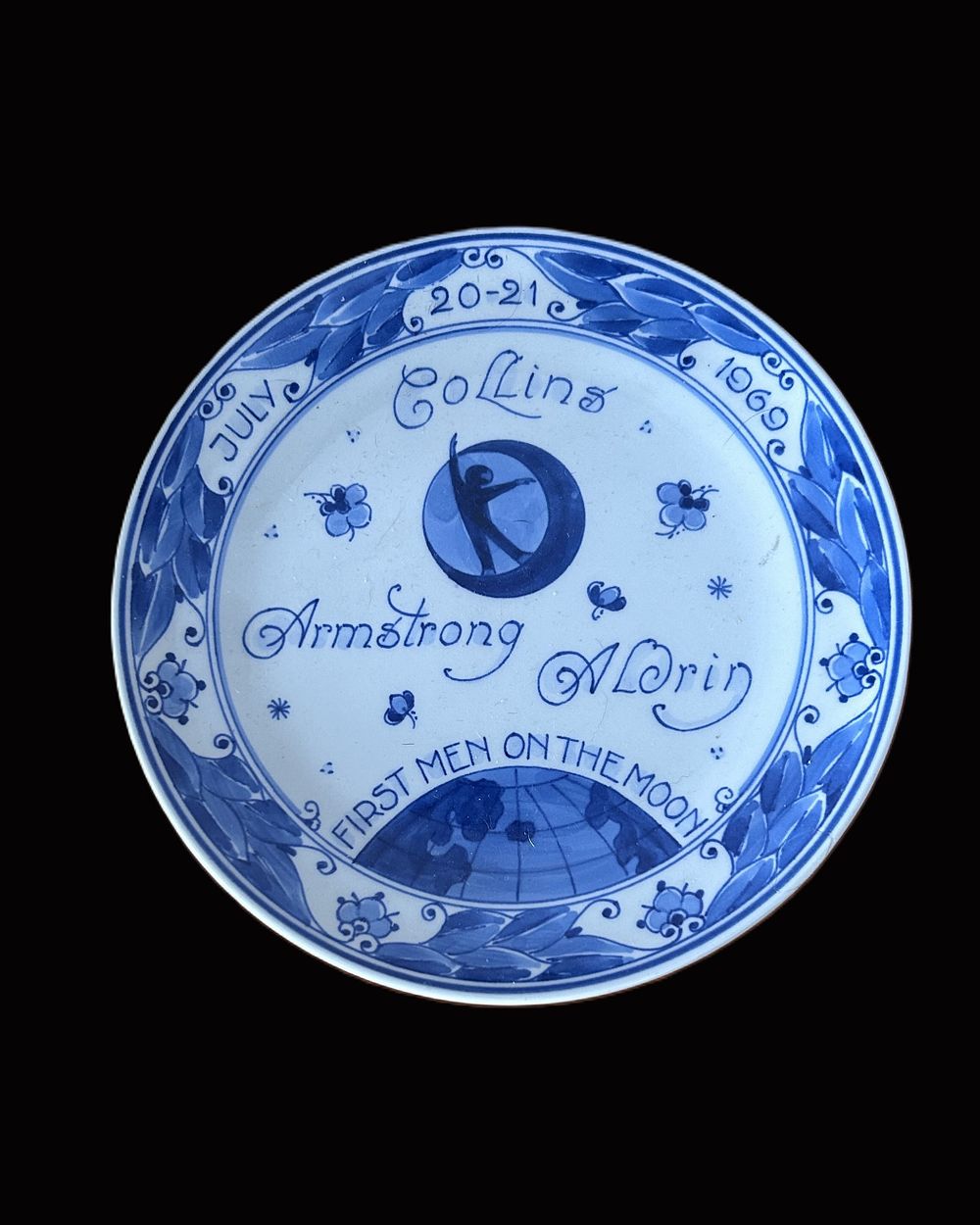 Lot 189: Commemorative Apollo 11 plate from Buzz Aldrin's own...