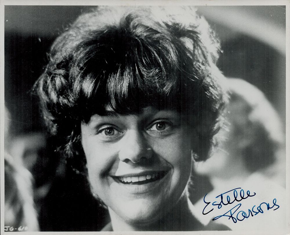 Lot 194: Estelle Parsons signed 10x8 inch black and white...