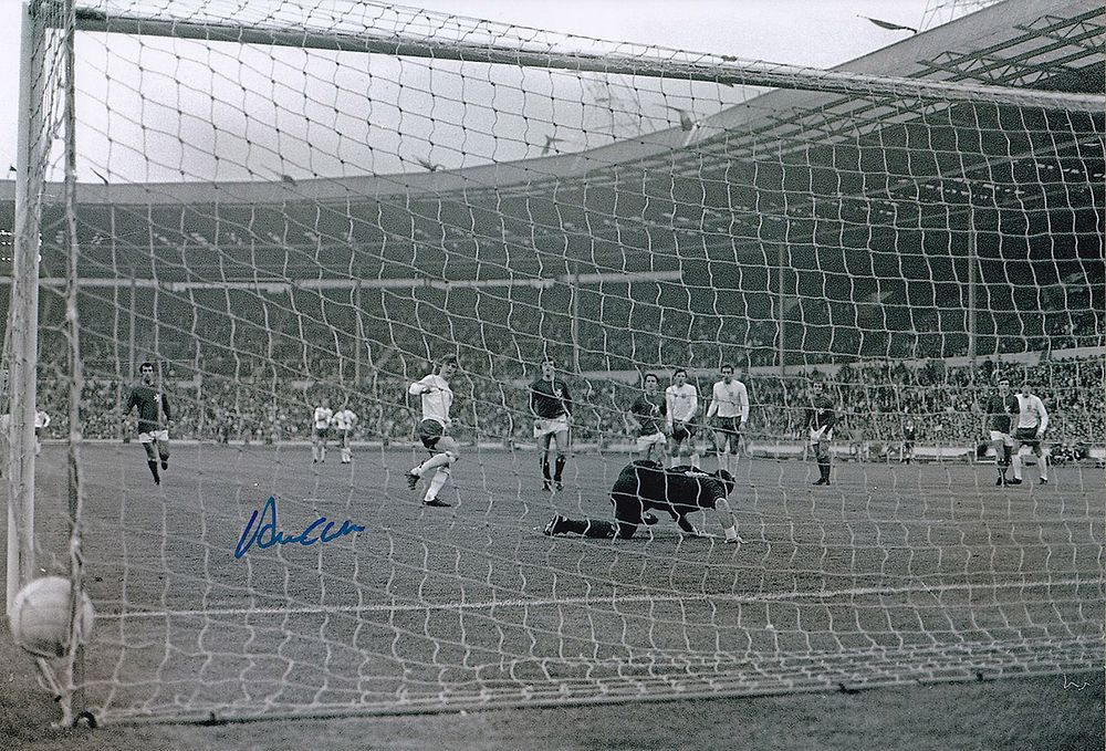 Lot 157: Autographed ALLAN CLARKE 12 x 8 photo :...