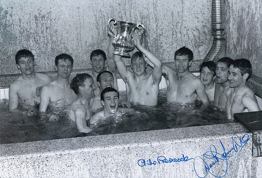 Lot 158: Autographed EVERTON 12 x 8 photo : B/W,...