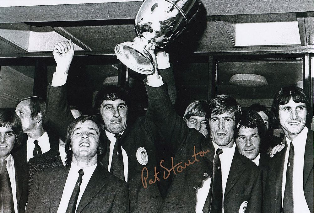 Lot 160: Autographed PAT STANTON 12 x 8 photo :...