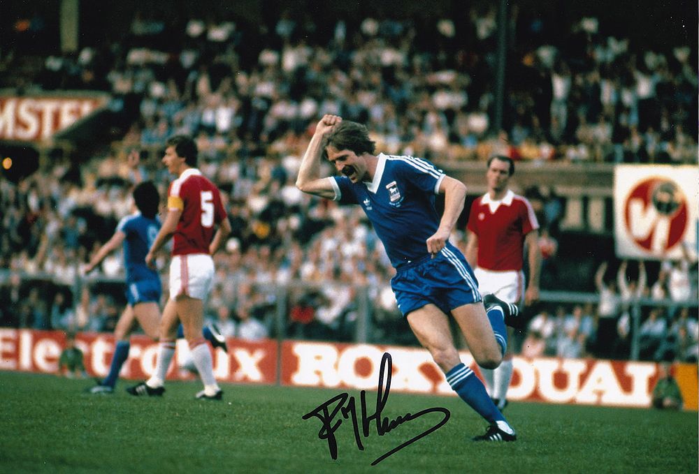 Lot 164: Autographed FRANS THIJSSEN 12 x 8 photo :...