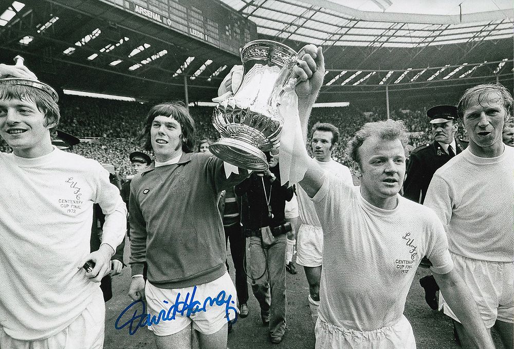 Lot 173: Autographed DAVID HARVEY 12 x 8 photo :...