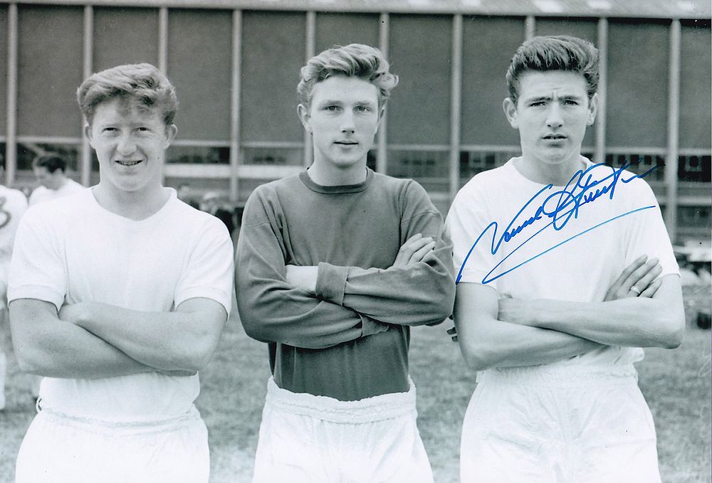 Lot 175: Autographed NORMAN HUNTER 12 x 8 photo :...