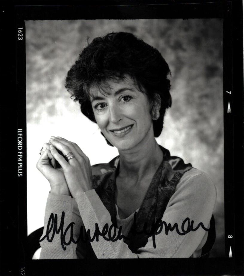 Lot 228: Maureen Lipman signed 2x2inch black and white photo....