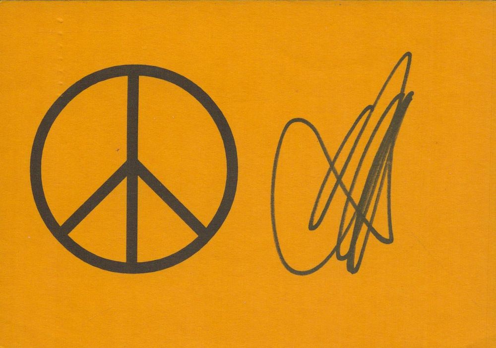 Lot 325: David Copperfield signed 6x4inch yellow card. Good condition....