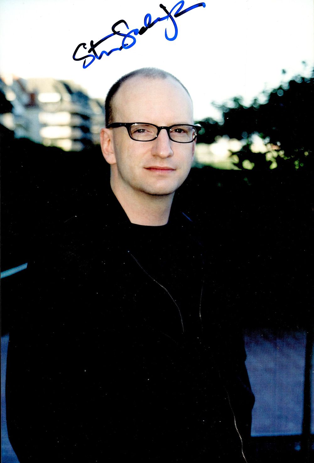 Lot 422: Steven Soderbergh signed 10.5x7 inch colour photo. Good...