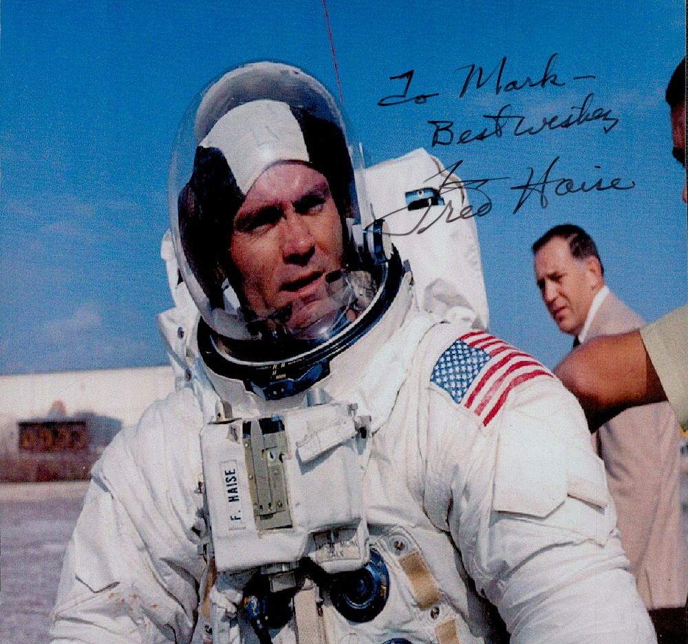 Lot 444: Space. Fred Wallace Haise Jr Signed 5x5 inch...