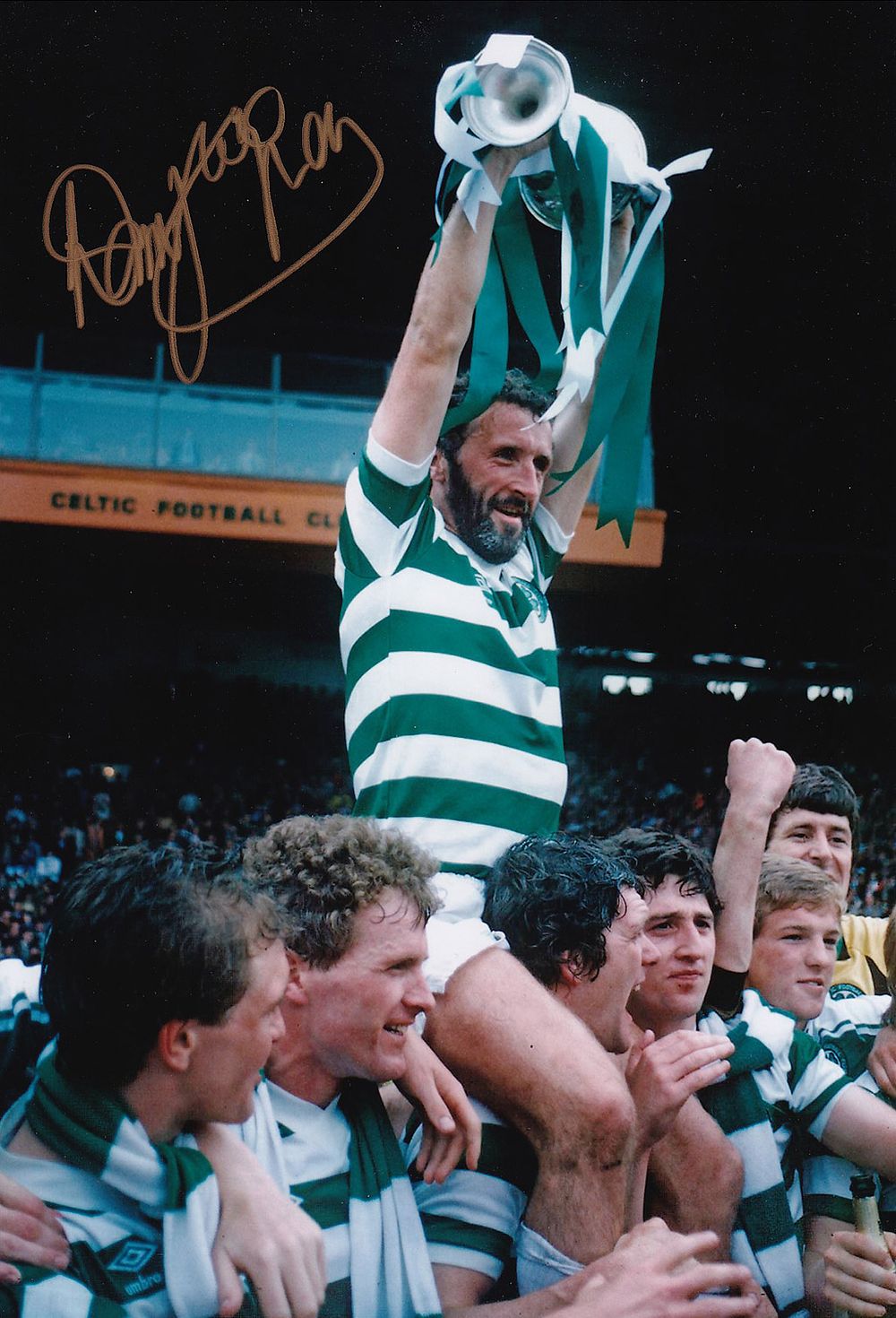 Lot 511: Autographed DANNY McGRAIN 12 x 8 photo :...