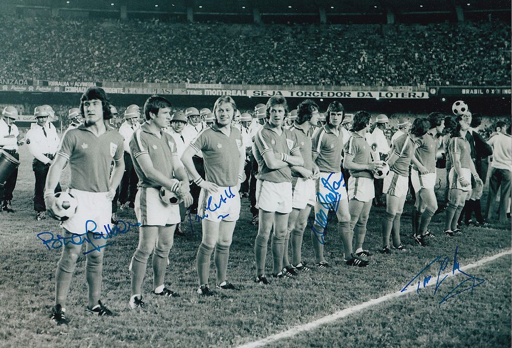 Lot 518: Autographed ENGLAND 12 x 8 photo : B/W,...