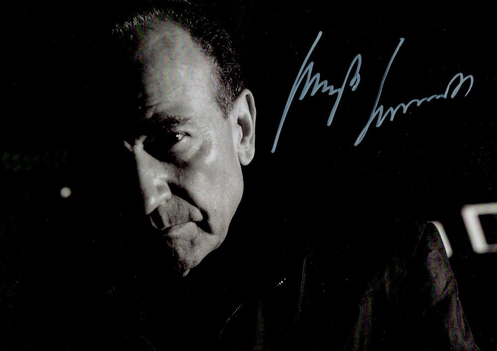 Lot 542: Hugh Cornwell signed black & white photo 8.25x6...