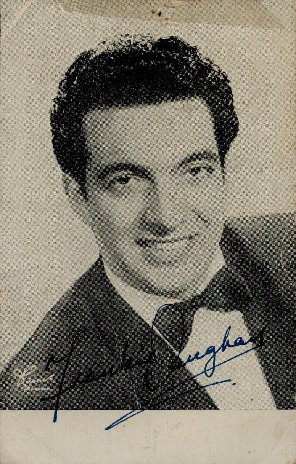 Lot 637: Frankie Vaughan signed 5.5x3.5 inch promo black &...