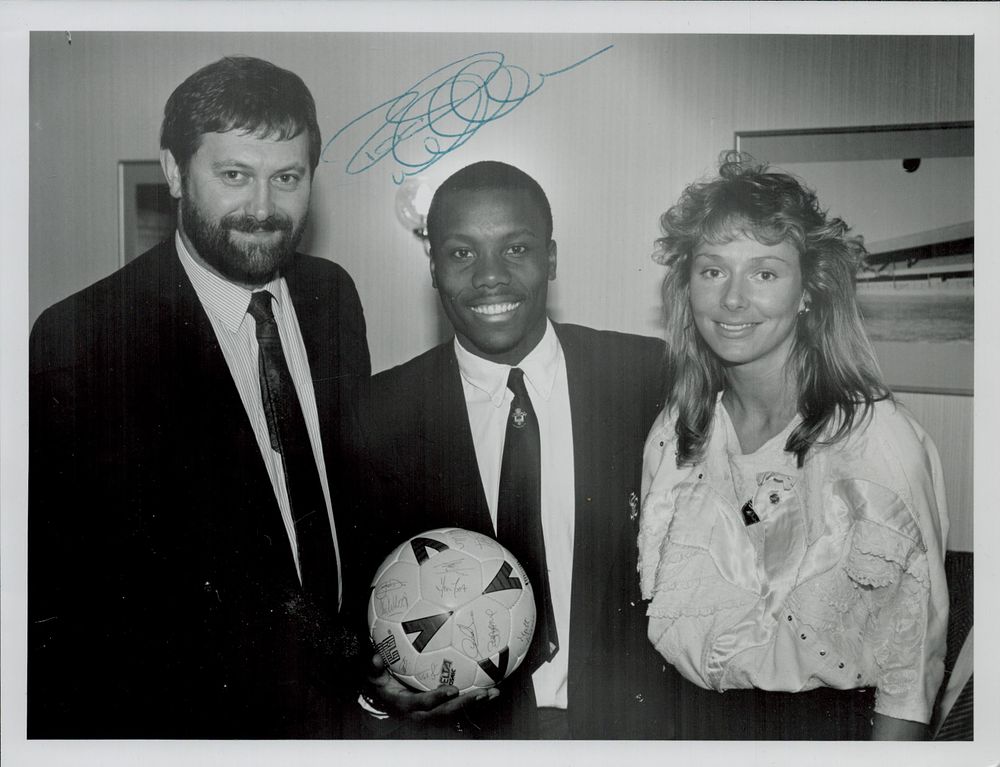 Lot 643: Footballer. Rod Wallace signed 8.5x6.5 inch black &...