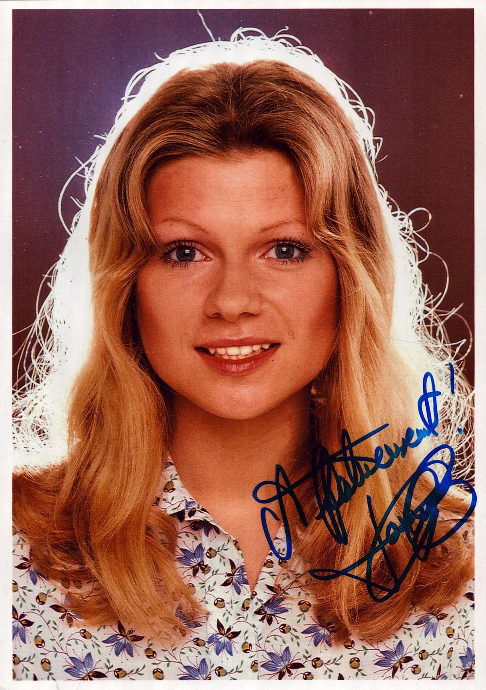 Lot 621: Karen Cheryl signed 8.5x6 inch colour photo. Good...
