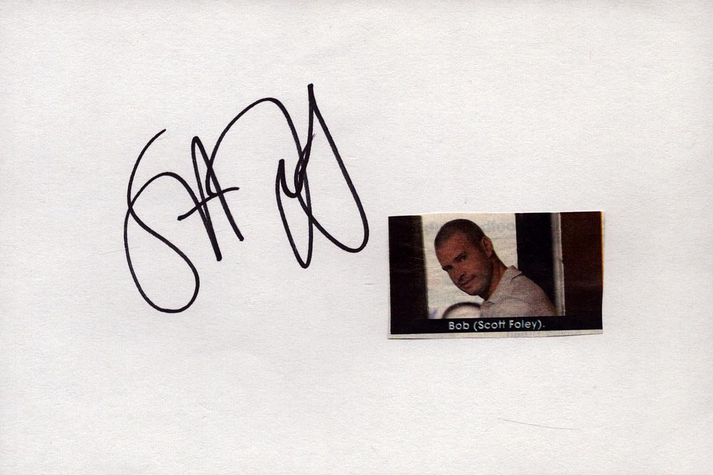 Lot 623: Scott Foley signed 6x4 inch white card with...