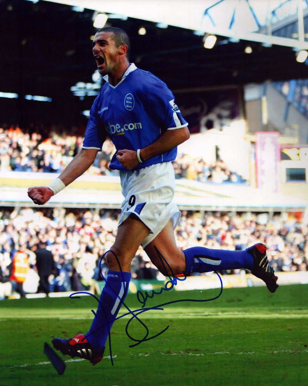 Lot 635: Walter Pandiani signed 10x8 inch colour photo. Good...