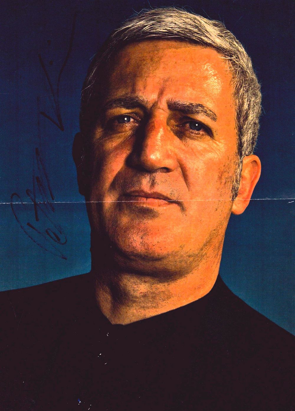 Lot 644: Vladimir Petkovi? signed 11x8 inch colour magazine page...