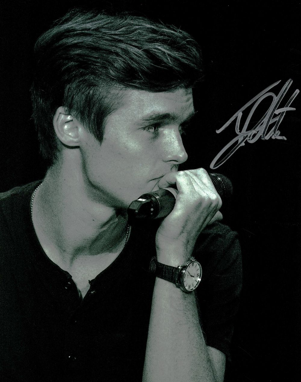 Lot 172: Signed 10x8 inch Black and White photo. Male...