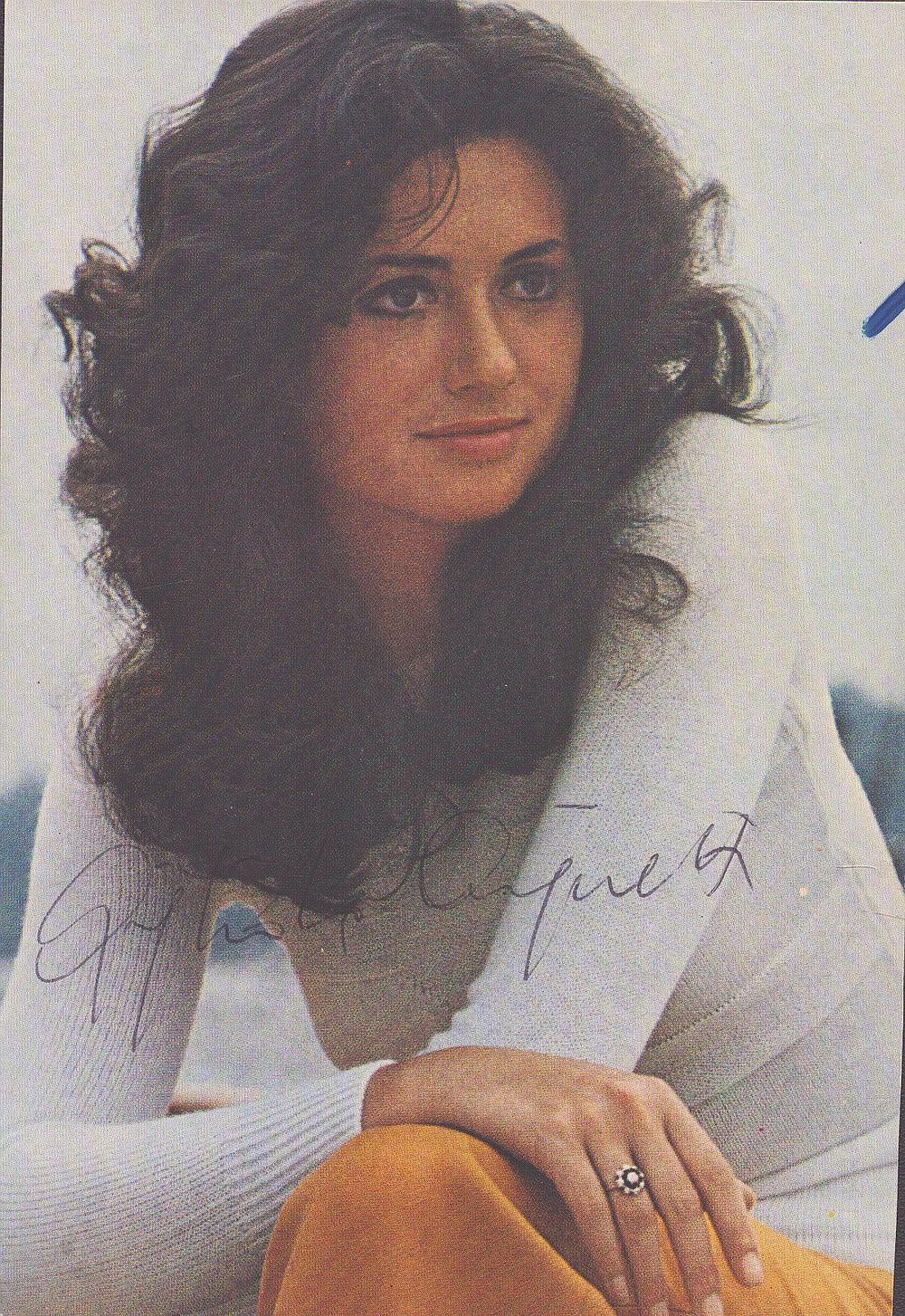 Lot 199: Gigliola Cinquette signed 6x4 inch colour promo photo....