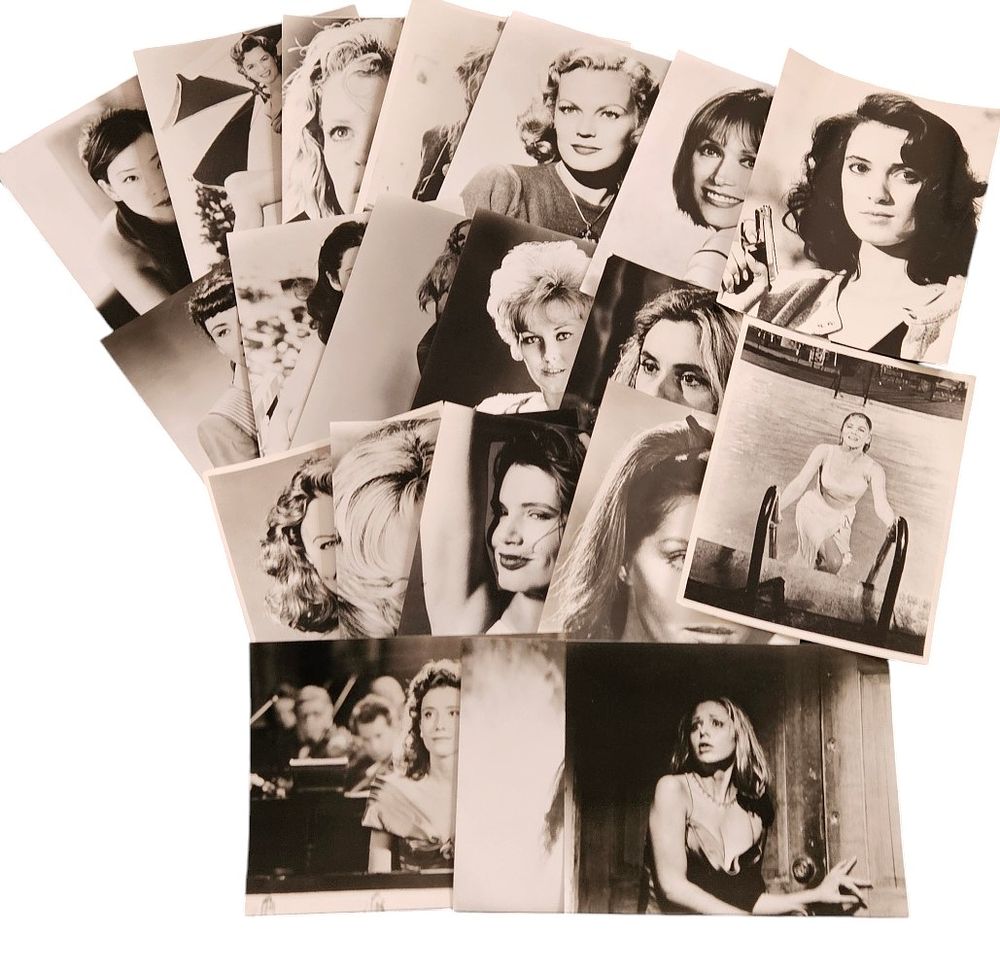 Lot 224: Iconic Actress 20 black and white Photo's 10x8...