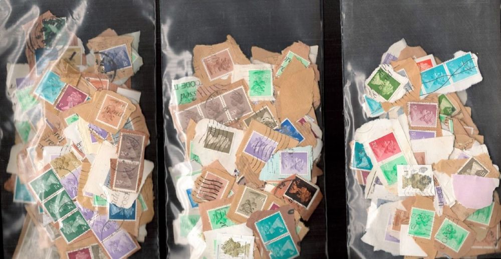 Lot 266: Stamps On Paper 6 Bags GB Definitives. Est.