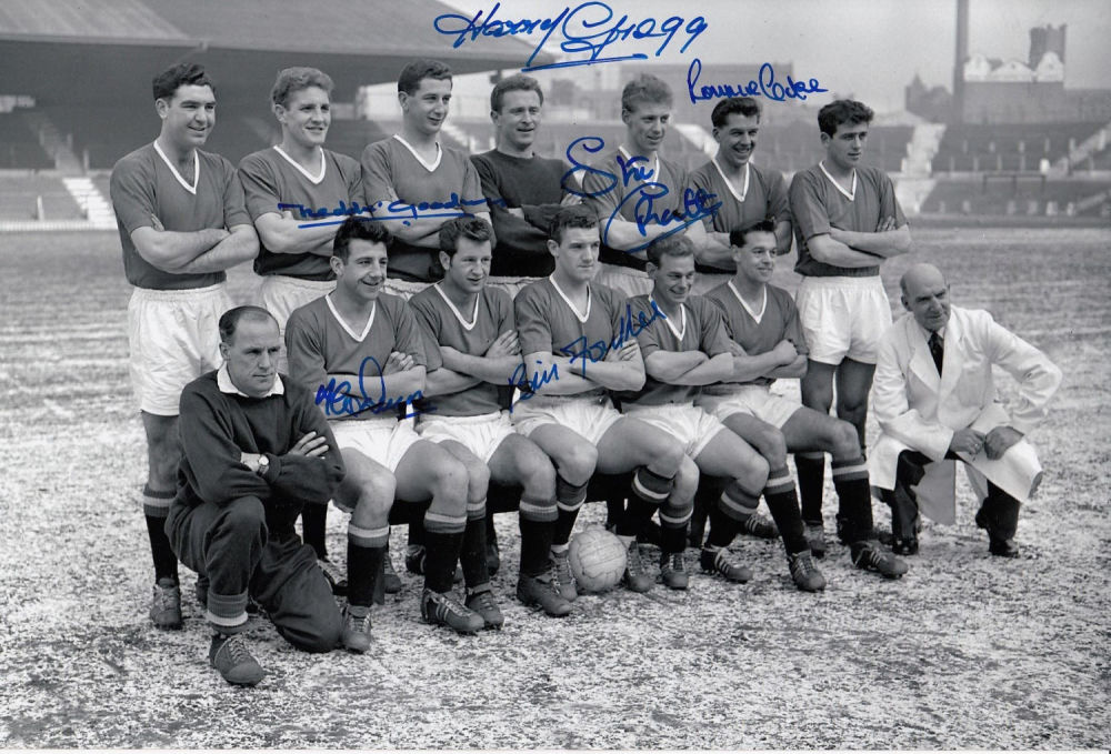 Lot 306: Autographed MAN UNITED 12 x 8 photo -...