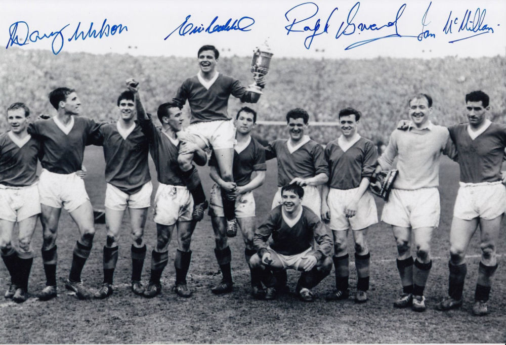 Lot 310: Autographed RANGERS 12 x 8 photo - B/W,...