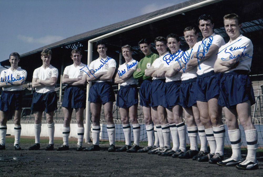 Lot 312: Autographed TOTTENHAM 12 x 8 photo - Col,...