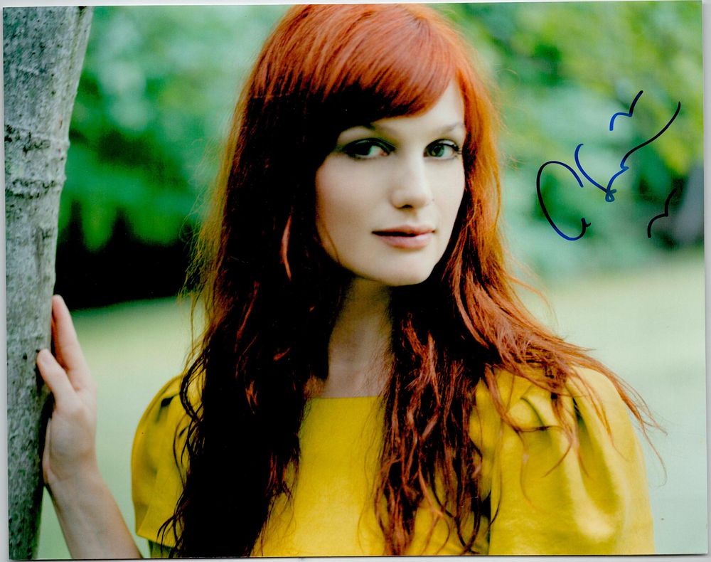 Lot 172: A Fine Frenzy signed 10x8inch colour photo. Good...
