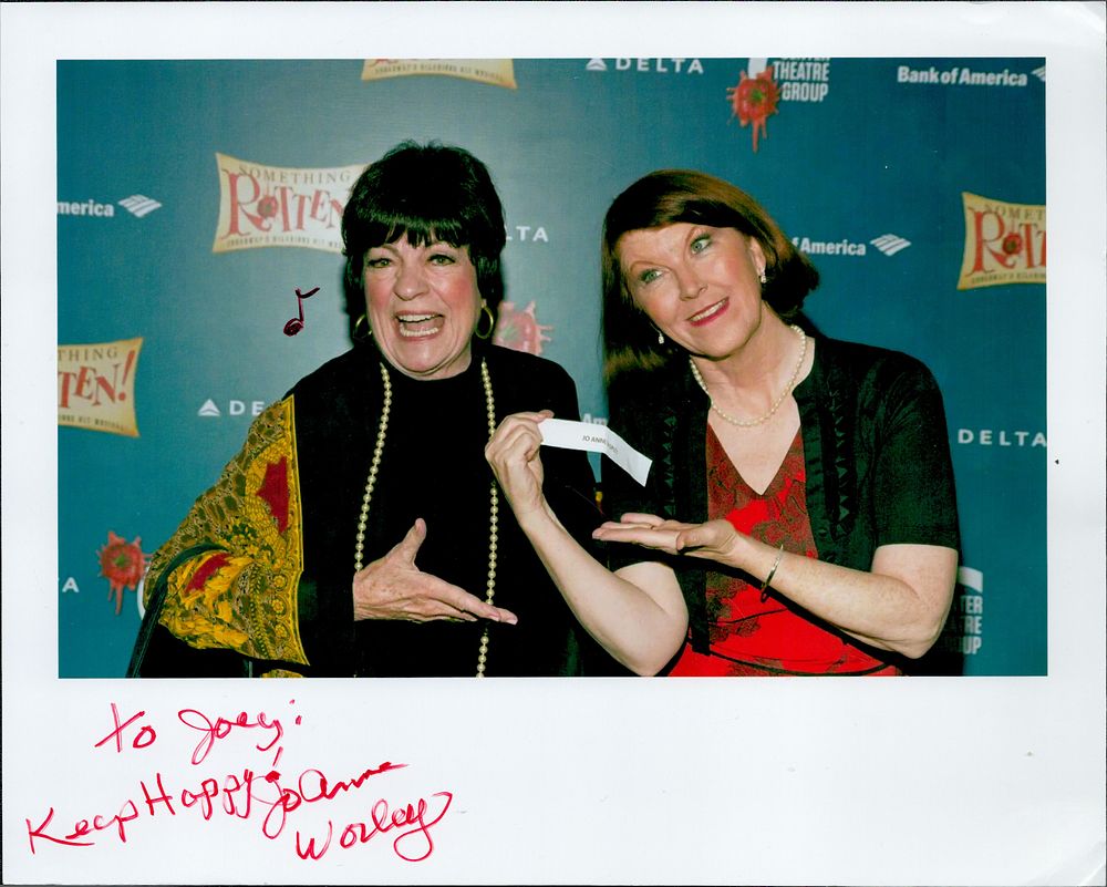 Lot 611: Jo Ann Worley signed 10x8inch colour photo dedicated....