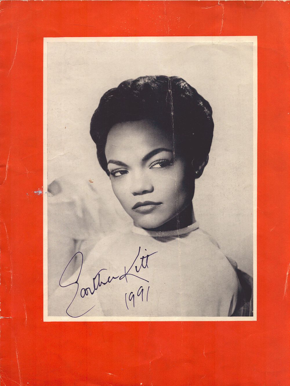 Lot 715: Eartha Kitt signed 1991 Pamphlet programme 11x8. 5...