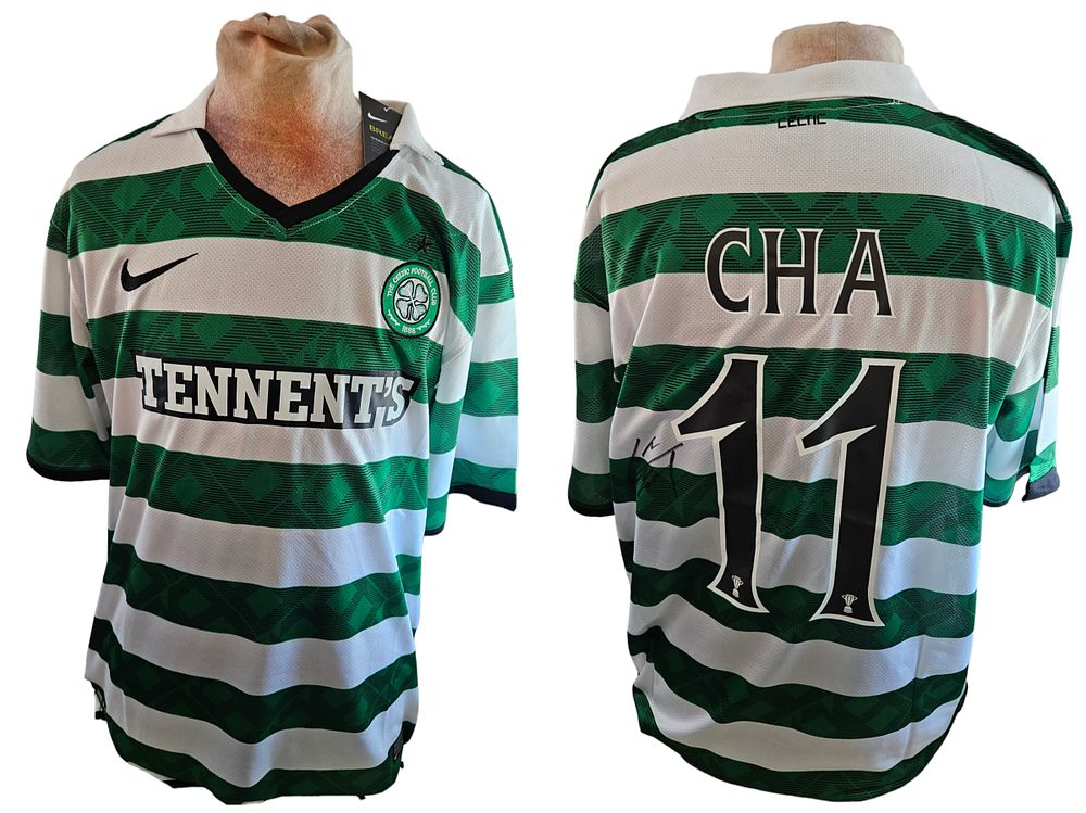 Lot 267: Cha Du-ri signed Celtic F.C Nike replica home...