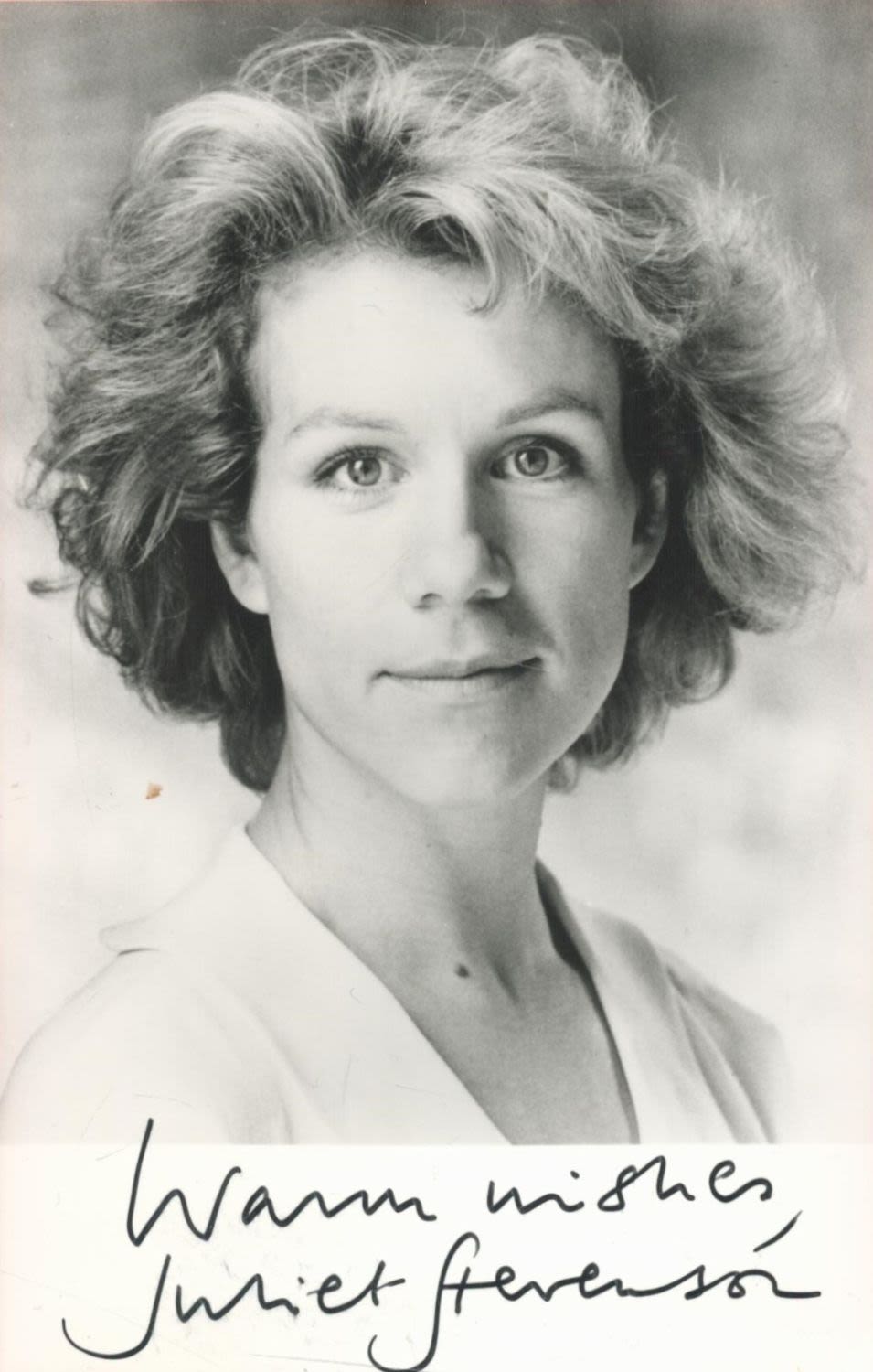 Lot 359: Actor, Juliet Stevenson signed 6x4 black and white...