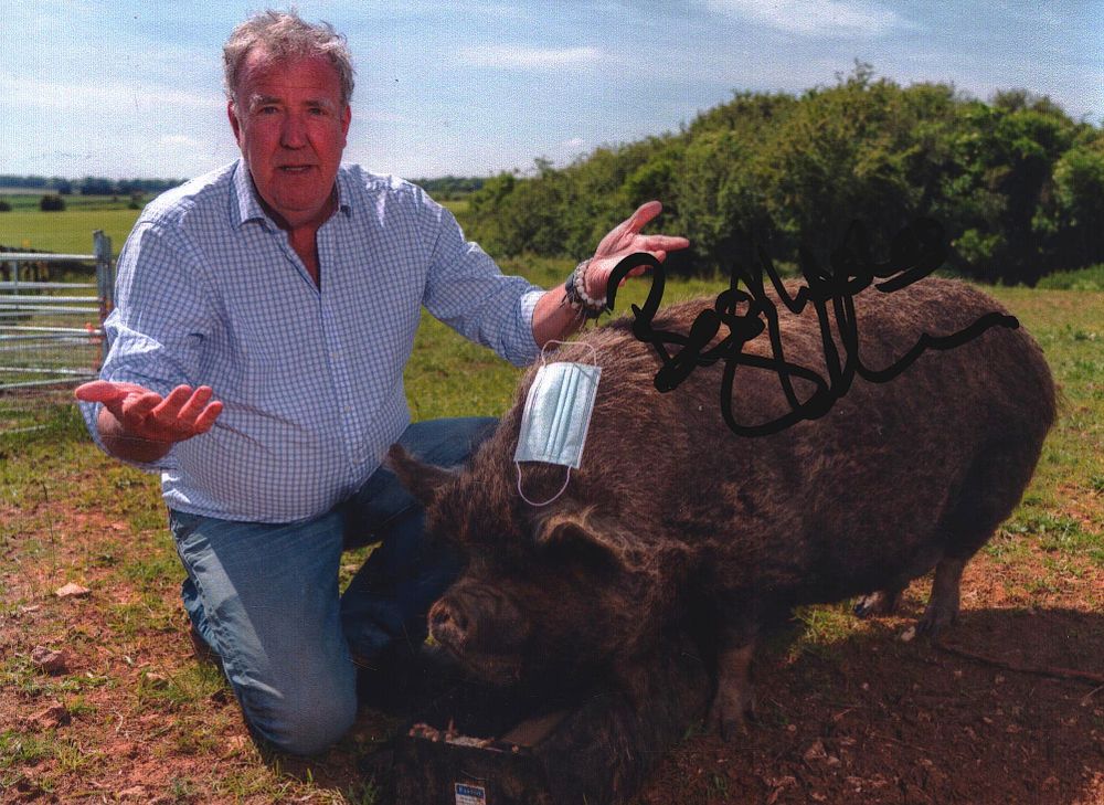 Lot 152: Jeremy Clarkson signed 7x5inch colour photo. Good condition....