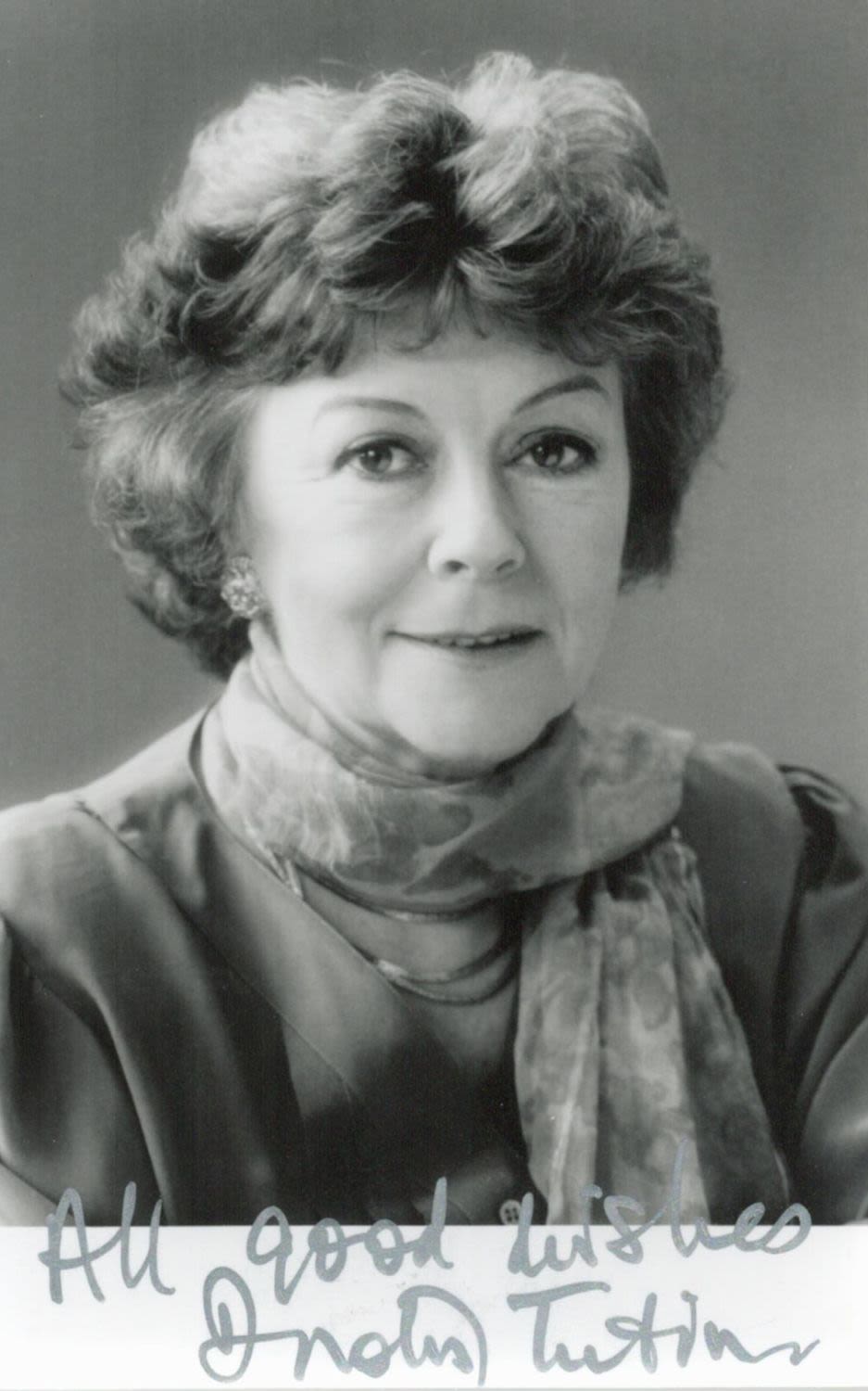 Lot 531: Dorothy Tutin signed 6x4 black and white photo....