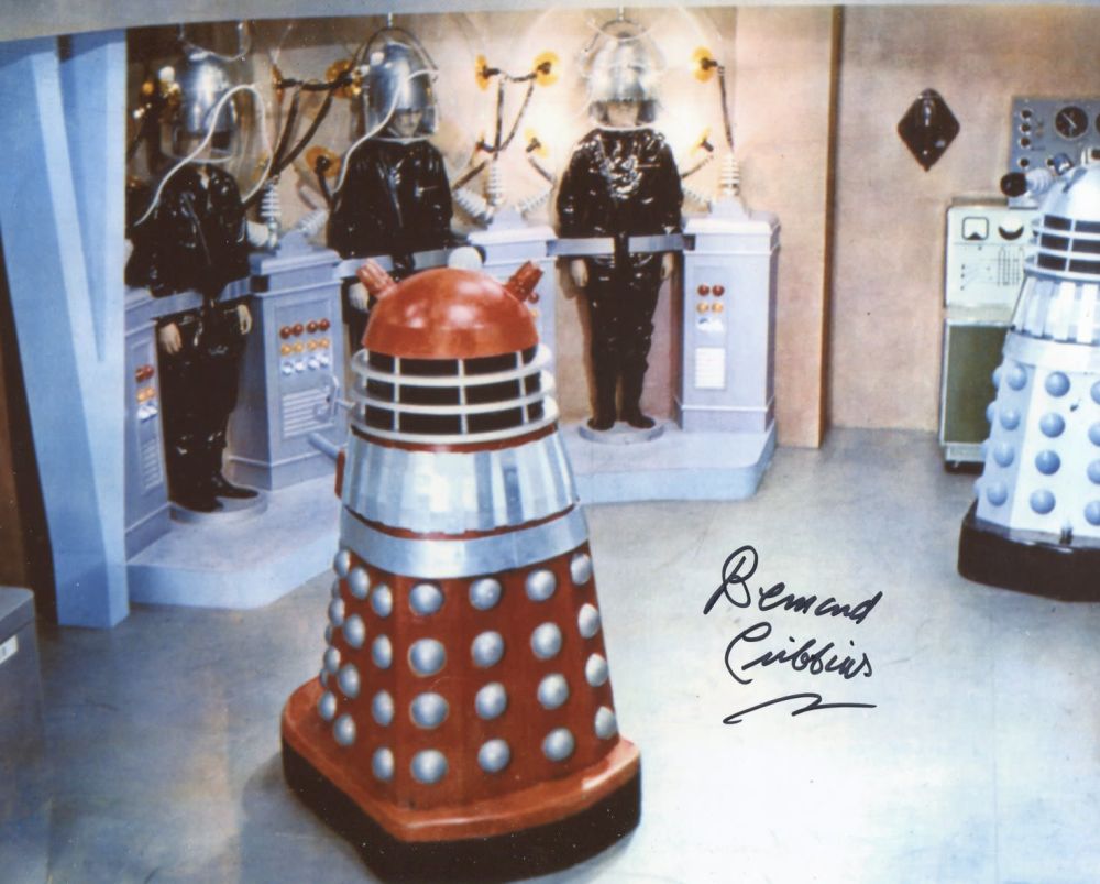 Lot 630: Doctor Who 8x10 inch Invasion Earth scene photo...