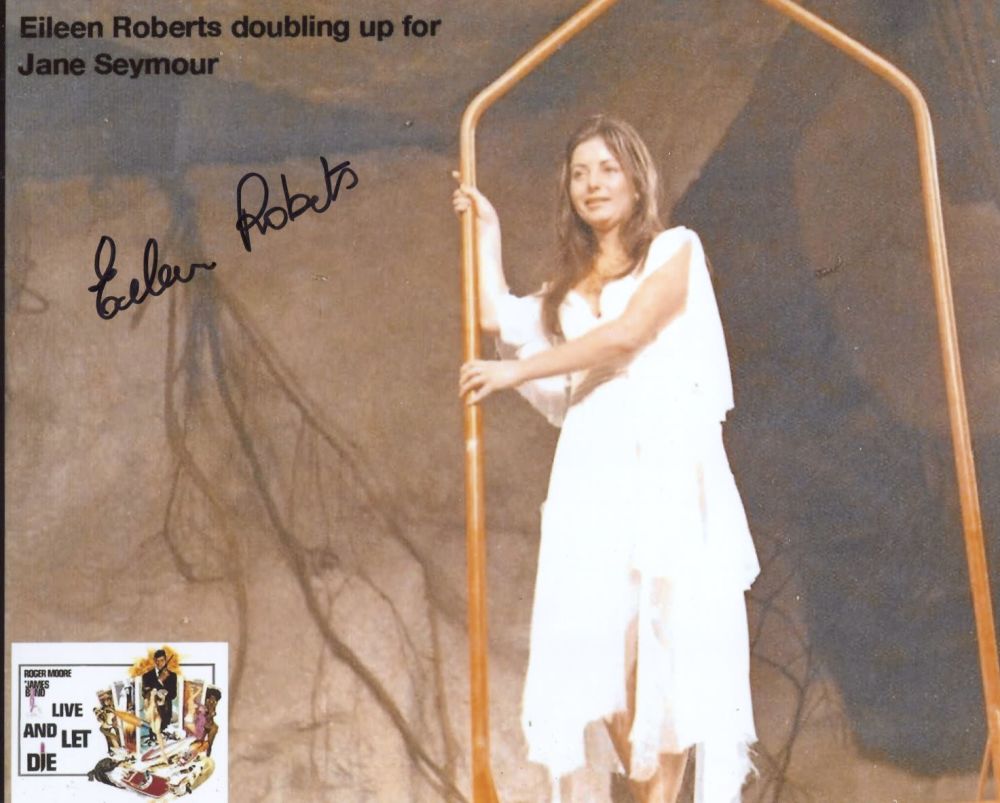 Lot 709: 007 James Bond Live and Let Die photo...