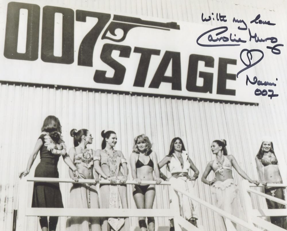 Lot 739: 007 James Bond movie 8x10 photo signed by...