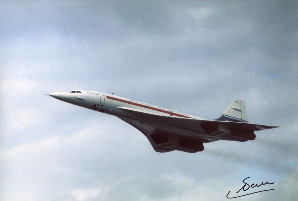 Lot 782: Concorde. Air France Concorde 8x12 photo signed by...