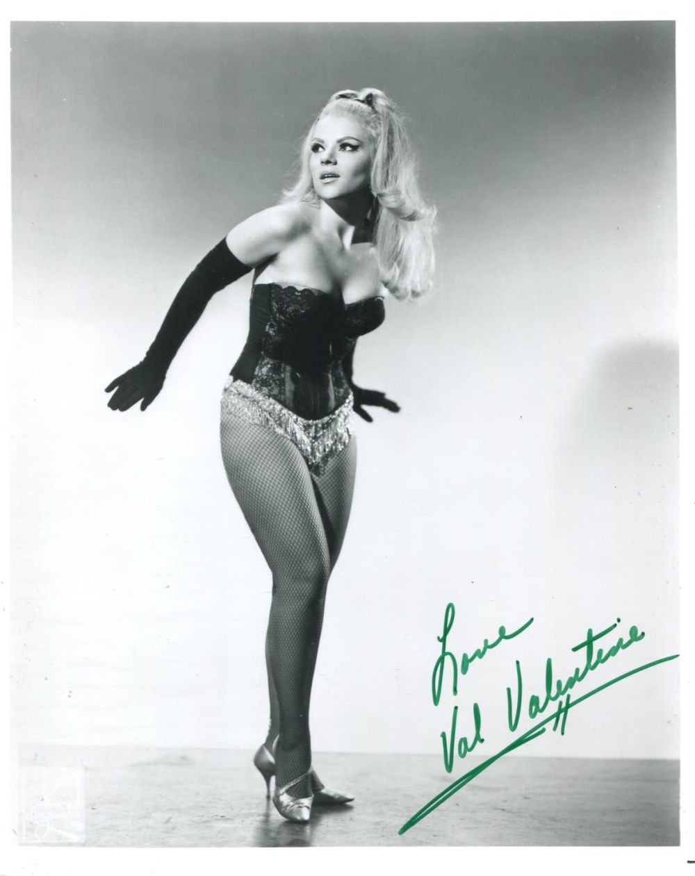 Lot 810: Burlesque star and stripper Val Valentine signed 8x10...