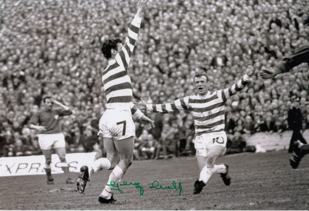 Lot 928: Autographed George Connelly 12 X 8 Photo B/W,...