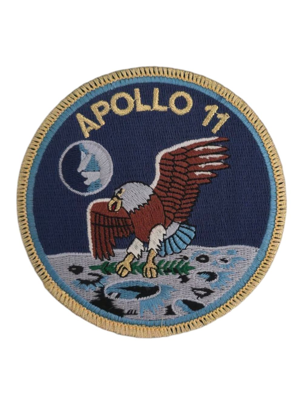 Lot 387: Apolo 11 Mission patch. Good condition. All autographs...