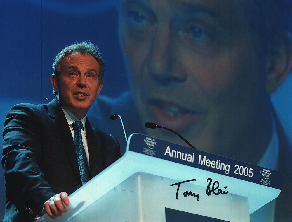 Lot 425: Tony Blair signed 10x8inch colour photo. Good condition....